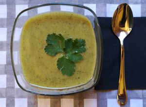 Foto principal de Crema fría de calabacín y cilantro
