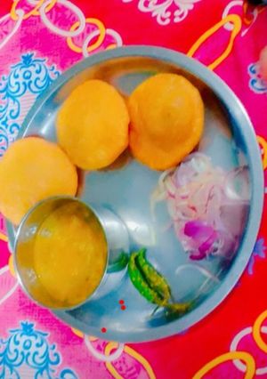 छोले पूरी (chole Poori recipe in Hindi) रेसिपी मुख्य फोटो