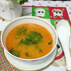 A picture of Tuvar Tomato Shorba.