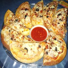 A picture of Pita Pizza 🍕🍕.