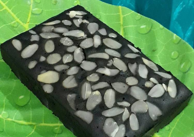 Brownies Kukus Coklat Almond