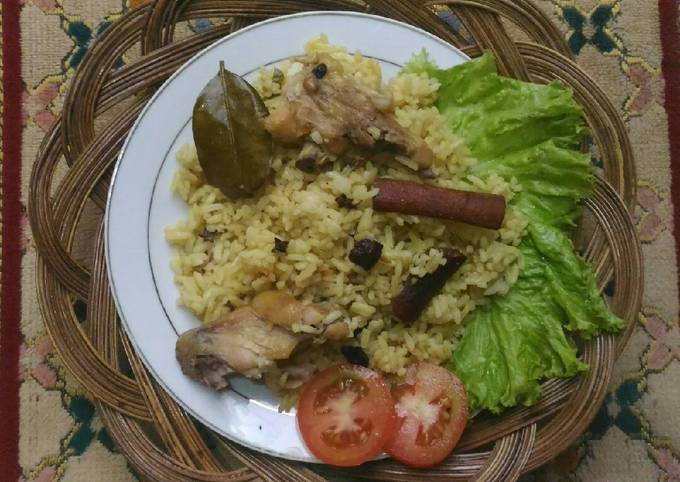 Nasi kebuli daging ayam