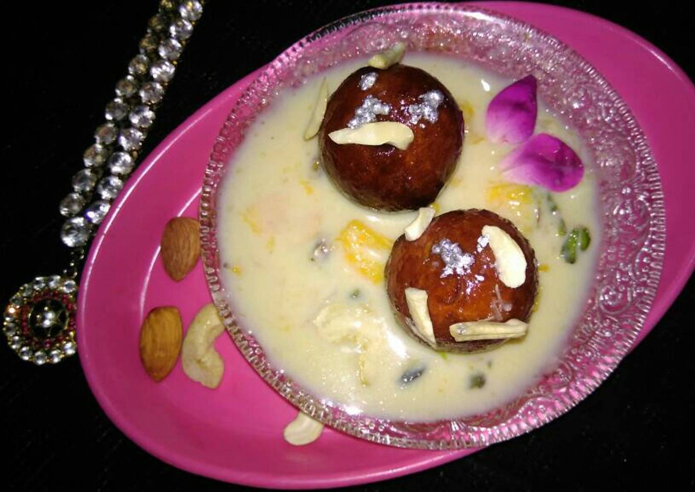 Mango gulabjamun in rabri