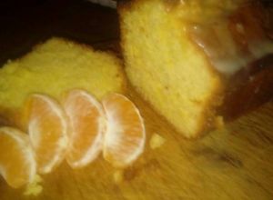 Una foto de Budín de mandarina húmedo y fácil