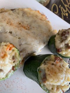 Una foto de Calabacín relleno de carne y arroz (Receta adaptada de Thermomix)