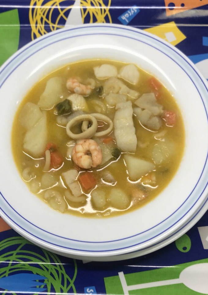 Una foto de Guiso de pescado con patatas y pasta