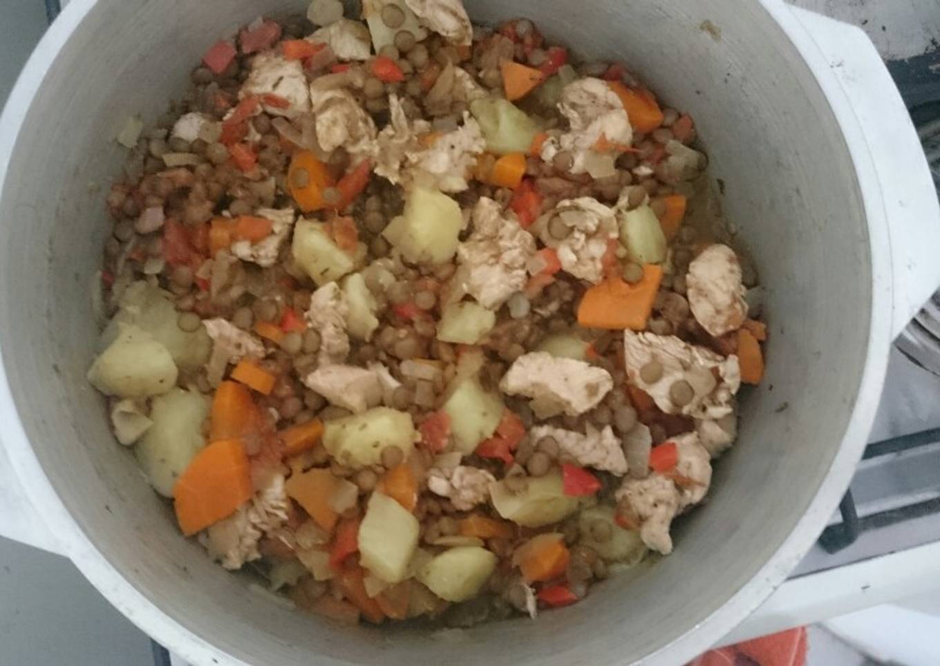 Guiso de lentejas con pollo