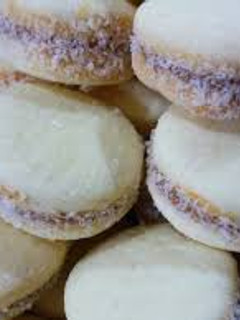 Una foto de Alfajores de maicena al estilo de marva