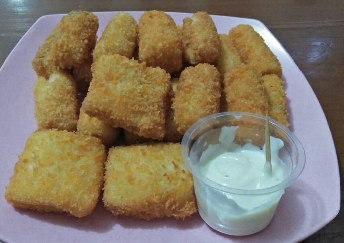 Langkah Mudah untuk Menyiapkan Roti tawar / pisang goreng krispi isi keju dan sosis Anti Gagal