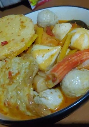 Foto resep Tom yam seafood by Fitashaa