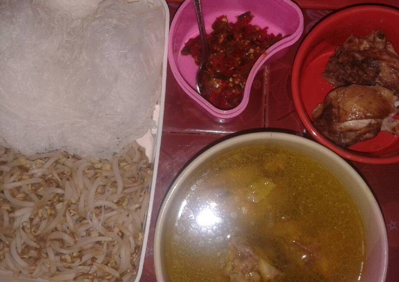 Soto ayam kuah kuning
