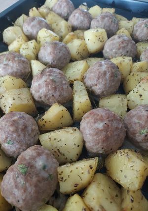 Une photo de Boulettes et pdt au four, recette italienne 🇮🇹