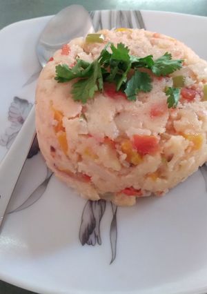 વેજીટેબલ ઉપમા (Vegetable Upma Recipe In Gujarati) રેસીપી મુખ્ય ફોટો