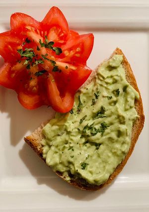 Hagymás avokádókrém recept fotója