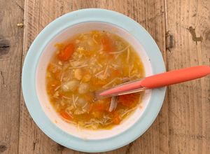 Foto principal de Sopa de pollo para bebés