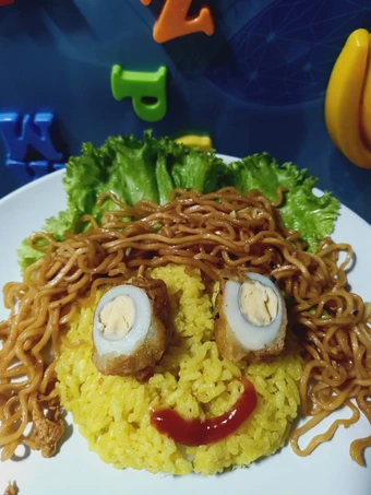 Langkah Mudah untuk Menyiapkan Resep  Nasi kuning magicom super gampang yang Menggugah Selera, Lezat