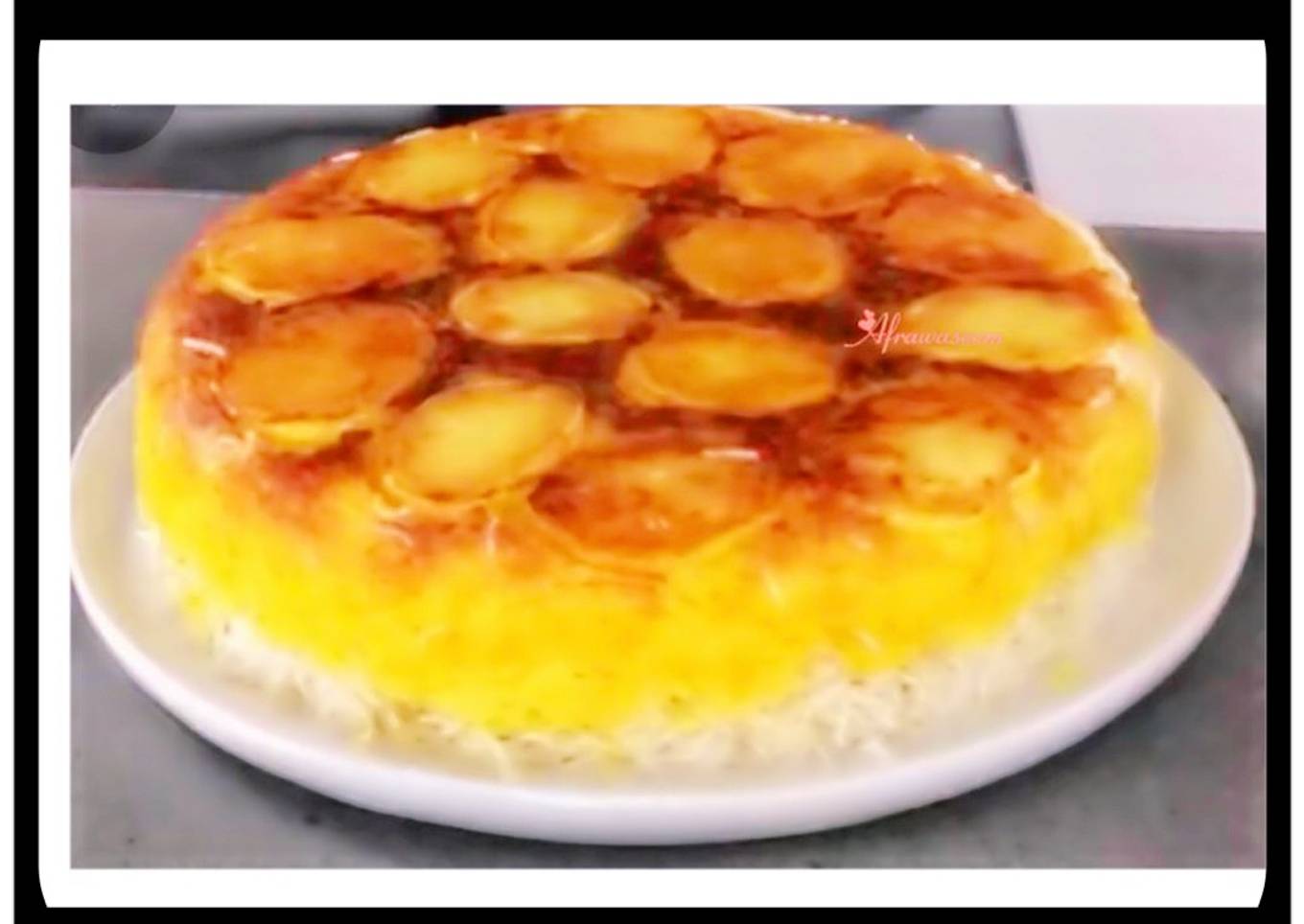 Persian crispy potato and saffron tahdig