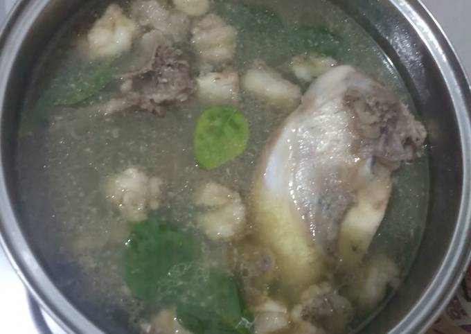 Resep Sop tetelan dan tulang sapi simpel Resep Sop tetelan dan tulang sapi simpel