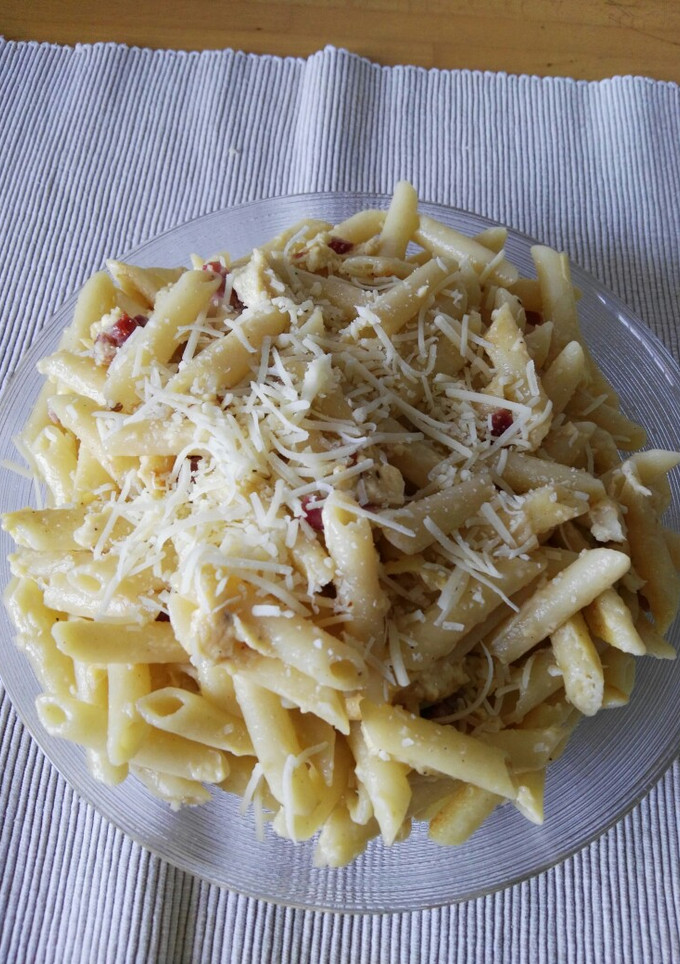 Una foto de Macarrones con queso y pimienta
