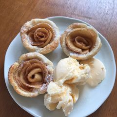 A picture of Mini Rose Apple Pies.