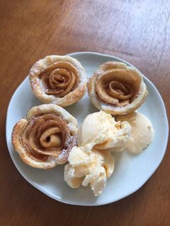A picture of Mini Rose Apple Pies.