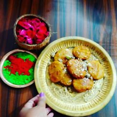 A picture of Mawa Kachori.