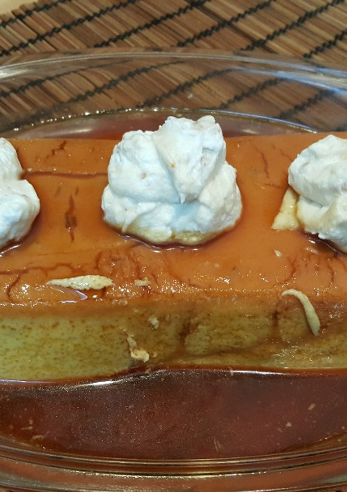 Una foto de Flan de turrón con helado
