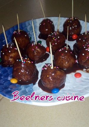 A picture of Apple choco balls.