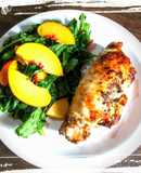 Pata Muslo de Pollo Rellena con Ensalada de Rúcula y Duraznos