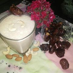 A picture of Dates milkshake.