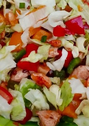 Csirkés-barackos saláta recept fotója
