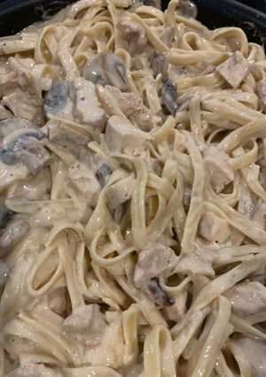 A picture of Grilled Chicken Fettuccine w/Mushrooms.