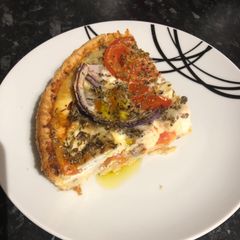 A picture of ‘Greek salad’ quiche.