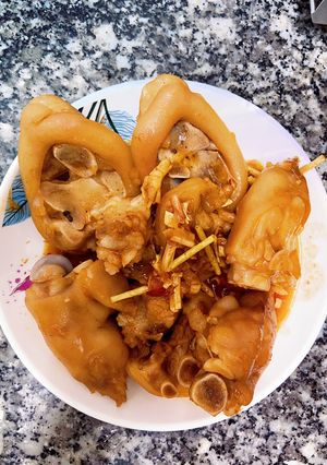 Hình của món Móng giò xào chua cay 🐷.