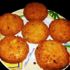 A picture of Aloo ky kabab.