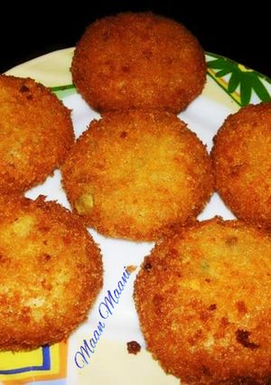 A picture of Aloo ky kabab.