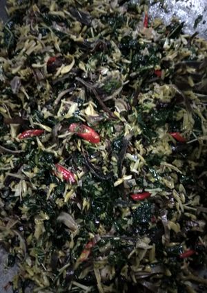 Foto resep Tumis Pedas Jantung Pisang, Daun dan Bunga pepaya