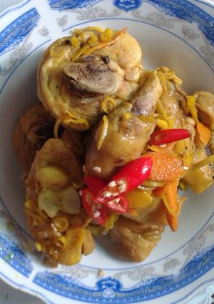 Hình của món Gà Kho Sả Nghệ.