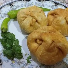 A picture of Chicken mince kachori.