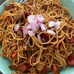 A picture of Bakmi cina halal.