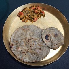 A picture of Bajra no rotlo /Bajri bhakri.