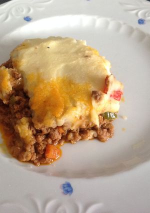 A picture of Meat Pie with Mashed Potatoes.