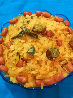 જાડા પૌંઆ નો ચેવડો (Thick Poha Chevdo Recipe In Gujarati) રેસીપી મુખ્ય ફોટો