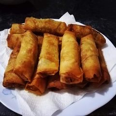 A picture of Spring rolls.
