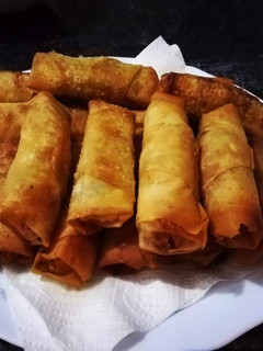 A picture of Spring rolls.