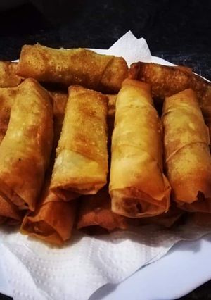 A picture of Spring rolls.
