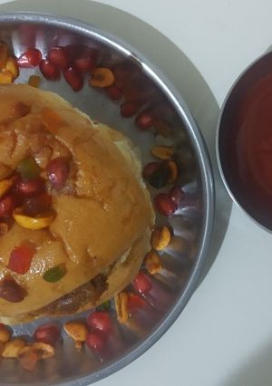 દાબેલી(dabeli recipe in gujarati) રેસીપી મુખ્ય ફોટો