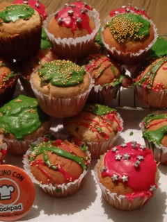 Una foto de Muffin de vainilla Y fruta abrillantada.🧁