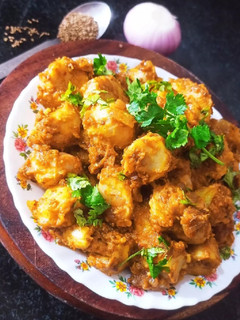 अरबी की सूखी सब्जी (arbi ki sukhi sabzi recipe in Hindi) रेसिपी मुख्य फोटो