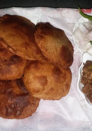 A picture of Allahabadi kachori.